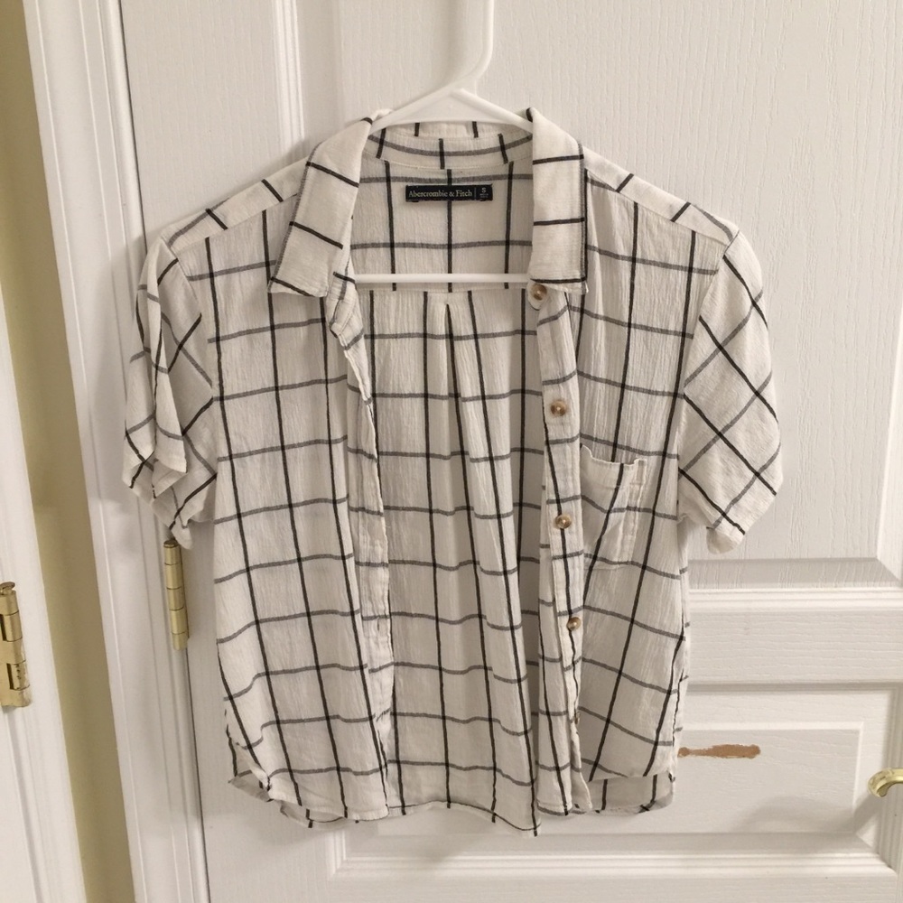 black white cropped button down top (a&f)